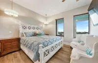 Private Beach! Sleeps 26-Pool- Golf Cart-Elevator-Putting Green - 4-Star