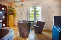 H21 Apartments & Lounge - Condos