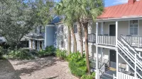 Great Downtown Charleston Location! - 5-Star