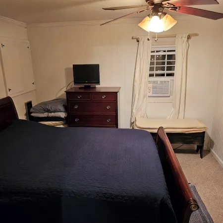 Cabin stay close to state park
