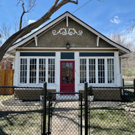 Charming & Cozy Craftsman: AC/Heat + Pets Free!