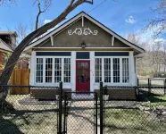 Charming & Cozy Craftsman: AC/Heat + Pets Free! - 3-Star