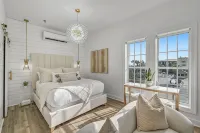 Luxurious Large Studio overlooking 30A nestled b/w Rosemary and Alys Beach - Beach