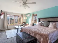 Amenity-Rich Fun Cabin~HotTub*GameRm*20-min to Ski Hotels in Cairo