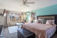 Amenity-Rich Fun Cabin~HotTub*GameRm*20-min to Ski - Chalets