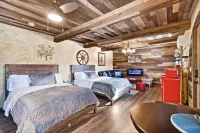 Hobbit Inspired Fairytale Hocking Hills w Swimming Hole Seasonal Pet Friendly - Wifi