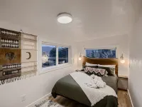 Stylish 2-bedroom Cabin with Breathtaking Mountain Views + Hot Tub Hotels in Bailey