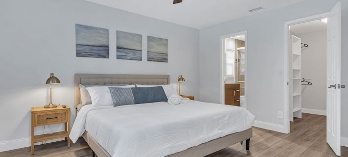 Heated Pool, Hot Tub, Bikes, minutes to Clearwater Beach & Honeymoon Island! Hotels in Dunedin