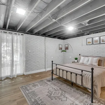 Centrally located, spacious 4 bdrm, on quiet Ct