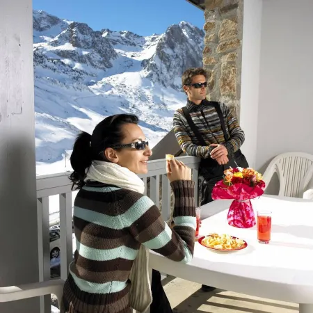 Comfort Duplex Apartment, Foot of the Slopes Отели рядом с достопримечательностью «Канатная дорога Пик-дю-Миди»