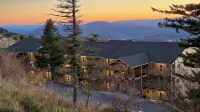 5 min walk to village and slopes! Peaceful 3 BR 2 Bath retreat - 3-Star