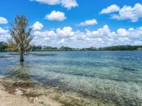 Come enjoy beautiful Lake Isis Cottage. - พร้อมWifi
