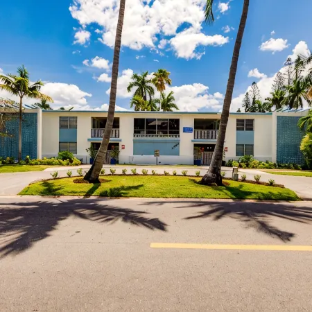1st Floor by Pool, Beach and 3rd St. S Coffee Shops, Restaurants and Farmer Mkt