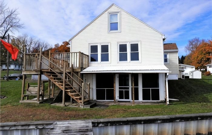 The Cape: Waterfront Home on Cayuga Lake