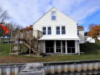 The Cape: Waterfront Home on Cayuga Lake - 4 étoiles