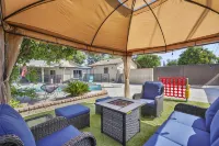 Pool - Game Room - FirePit - Free Parking - Sleeps 12 - Riverside Summer Getaway - Homestays