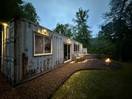 This IS the One! Shipping Container Cabin-View-Wifi-Natural Bridge-Nada Tunnel - Feriehus