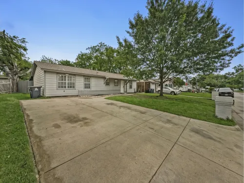 Lovely 4-bedroom house in Arlington with AC - บังกะโล