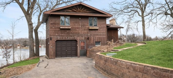 Cedar Lake Getaway - Sauna, Paddle Boards & Raft! Ξενοδοχεία στην πόλη Wright County