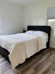 Cozy Newly Remodeled Cottage Minutes from Ferry! Peaceful Retreat! - 무료 와이파이