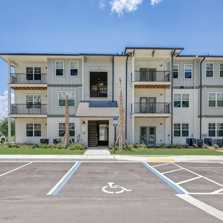 Lush Emerald Nr JAX INT Airport & Shopping