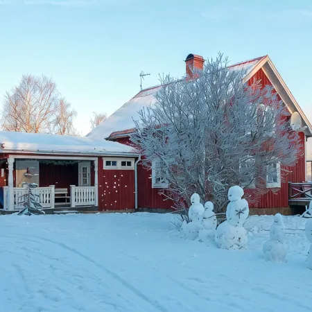 Idyllic Swedish house with lake view and 350 m private shoreline
