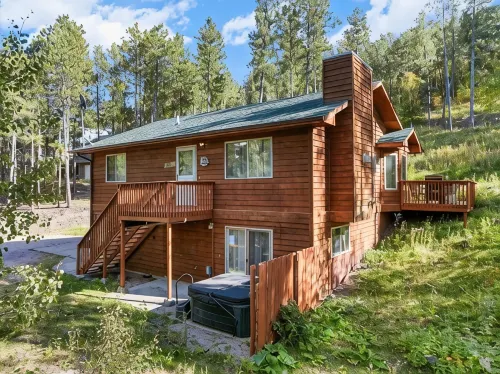 Omega Cabin Close to Lake Pactola and ATV Trails - Boutique