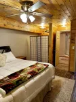 4-Bedroom Direct Waterfront Lakehouse in Maine. Fire Pit, Deck, Private Dock. - WiFi