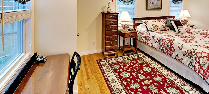 New, dog-friendly 5-bed home. Steps to Keyes Beach, Main Street, and Harbor! Hotels in Barnstable