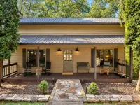 Easy Access •Mtn View• Hot Tub• Pool• Game Room• Porch• Wildlife•Minutes to Town - 4-Sterne
