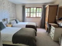 set in stunning countryside and only 1 mile from the surfing beach of Bantha - 3 stelle