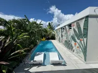 Modern 3Br Retreat with Private Pool & Waterfall - Swimmingpools