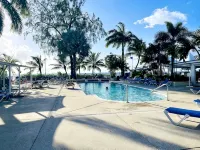 Cozy condo - stone throw away from the beach ! - Pools