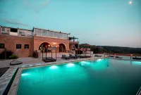 Melies Hotel - Pools