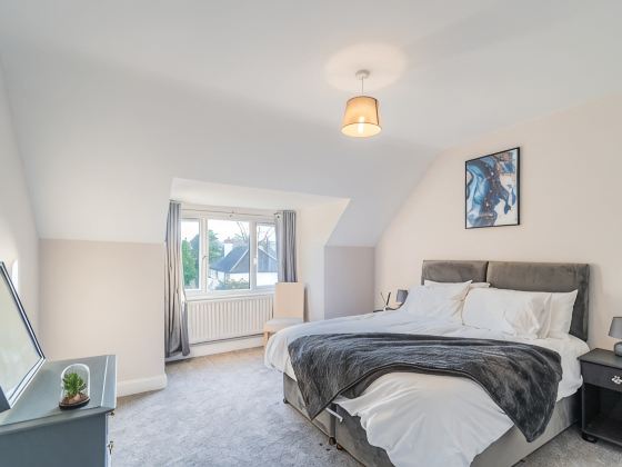 Racing Royalty: 2-Bed, Ascot, Parking By Tempstay