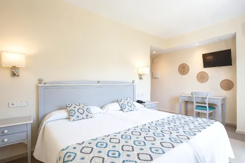 Hotel Playa Sol - 2-Star
