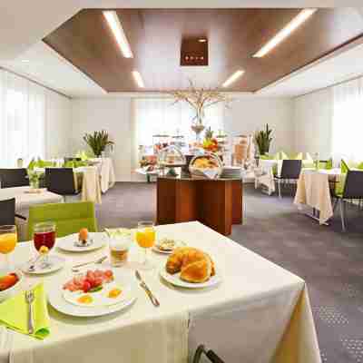 Business Hotel First Dining/Meeting Rooms