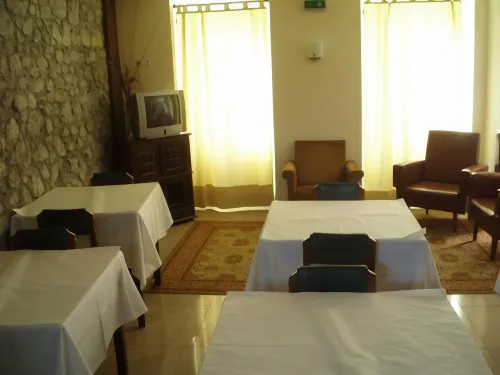 Pensao Lourenco Hotels in Tamengos