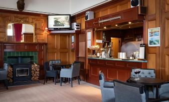 The Caledonian Claymore Hotel - Housity