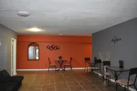 Woodfield Inn and Suites