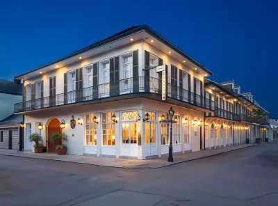 Chateau Hotel Hotel dekat Jackson Square