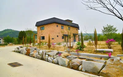Yongin Unhak Pension