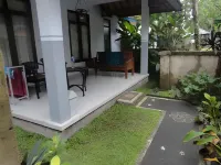 Warsa's Garden Bungalow and Spa Hotel dekat Rose Moon Villa