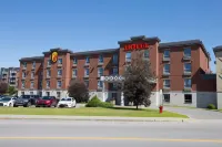 Super 8 by Wyndham Lachenaie/Terrebonne Hôtels à : Terrebonne