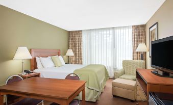 Ramada by Wyndham Ellsworth / Bar Harbor - Housity