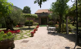 Room X 3 Villa des Reves in the Greenery Near Montecassino - Housity
