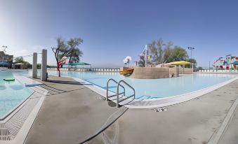 King's Pointe Waterpark Resort
