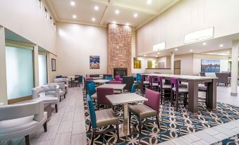 La Quinta Inn & Suites by Wyndham Loudon