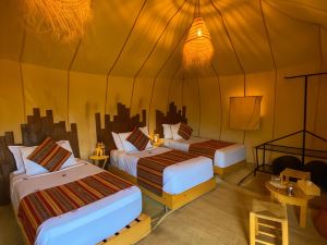 迪赫亞沙漠露營飯店