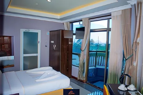 Hotel Taji